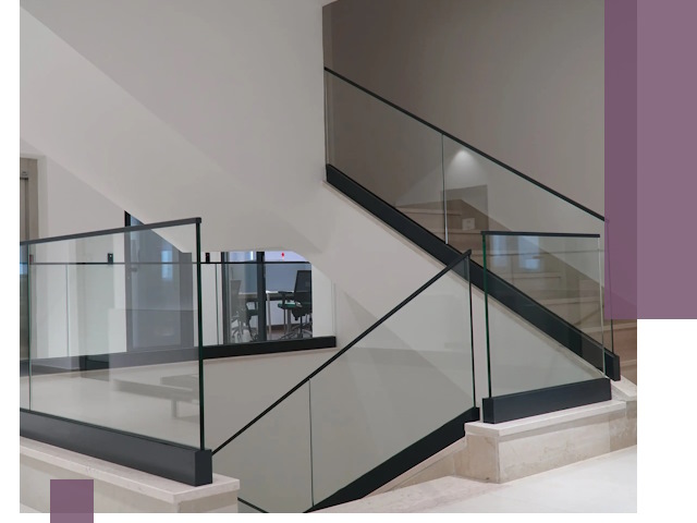 Стеклянные перила премиум-класса с установкой в Прокопьевске