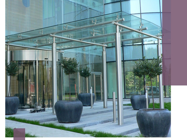 Навесы из стекла на заказ в Прокопьевске — монтаж и установка