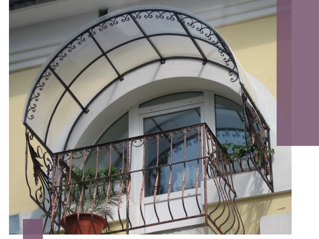 Козырьки над балконом в Прокопьевске — изготовление и монтаж