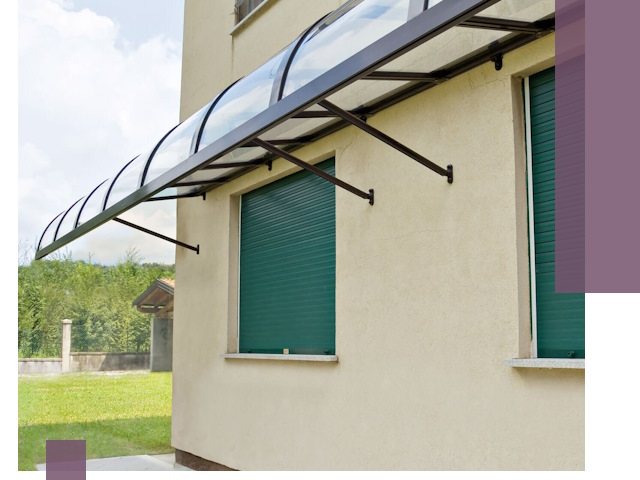 Козырьки над окнами в Прокопьевске — изготовление и монтаж по выгоде